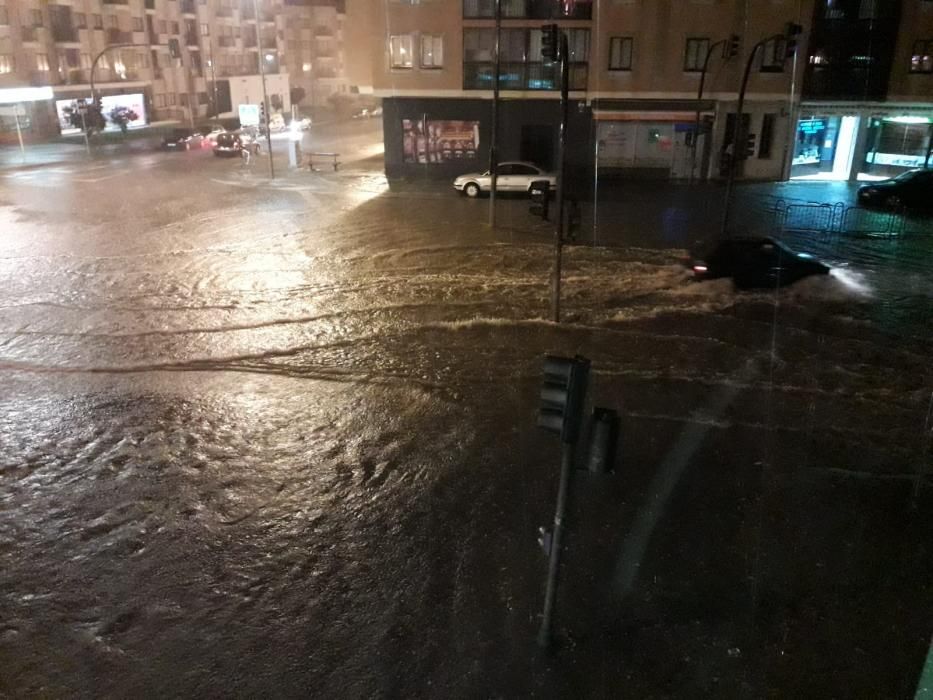 Una tromba de agua colapsa Toro