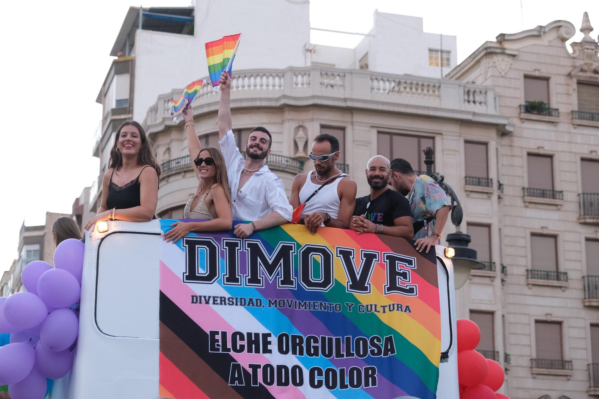 Así ha sido la manifestación del Orgullo en Elche