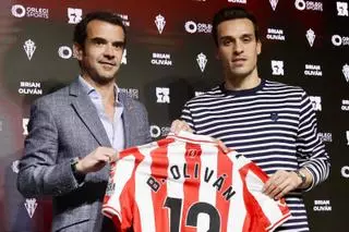 Riestra "un par de posiciones a reforzar" y ... ¿por qué el Sporting no firmó a Brian Oliván en junio?