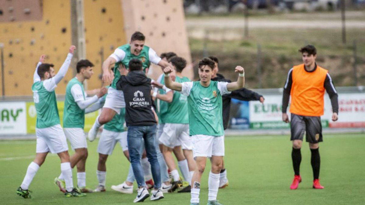 Celebració de l’equip a Les Forques