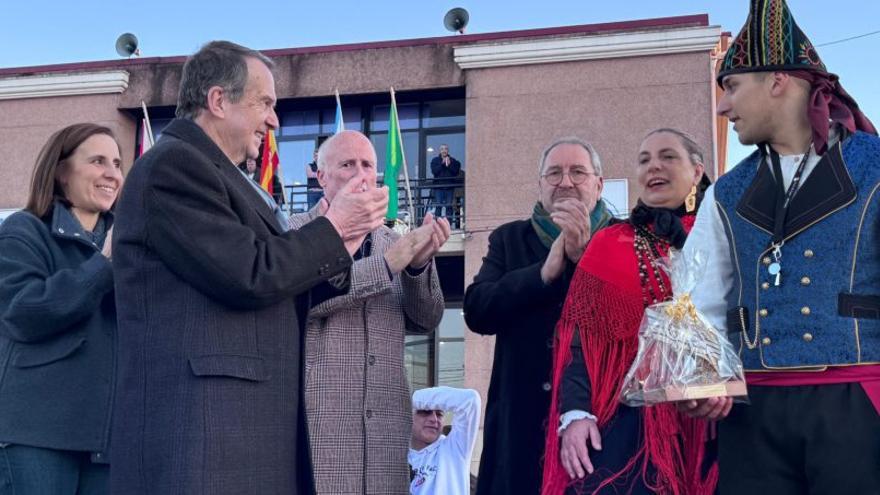 Beade vive su encuentro de rondallas |