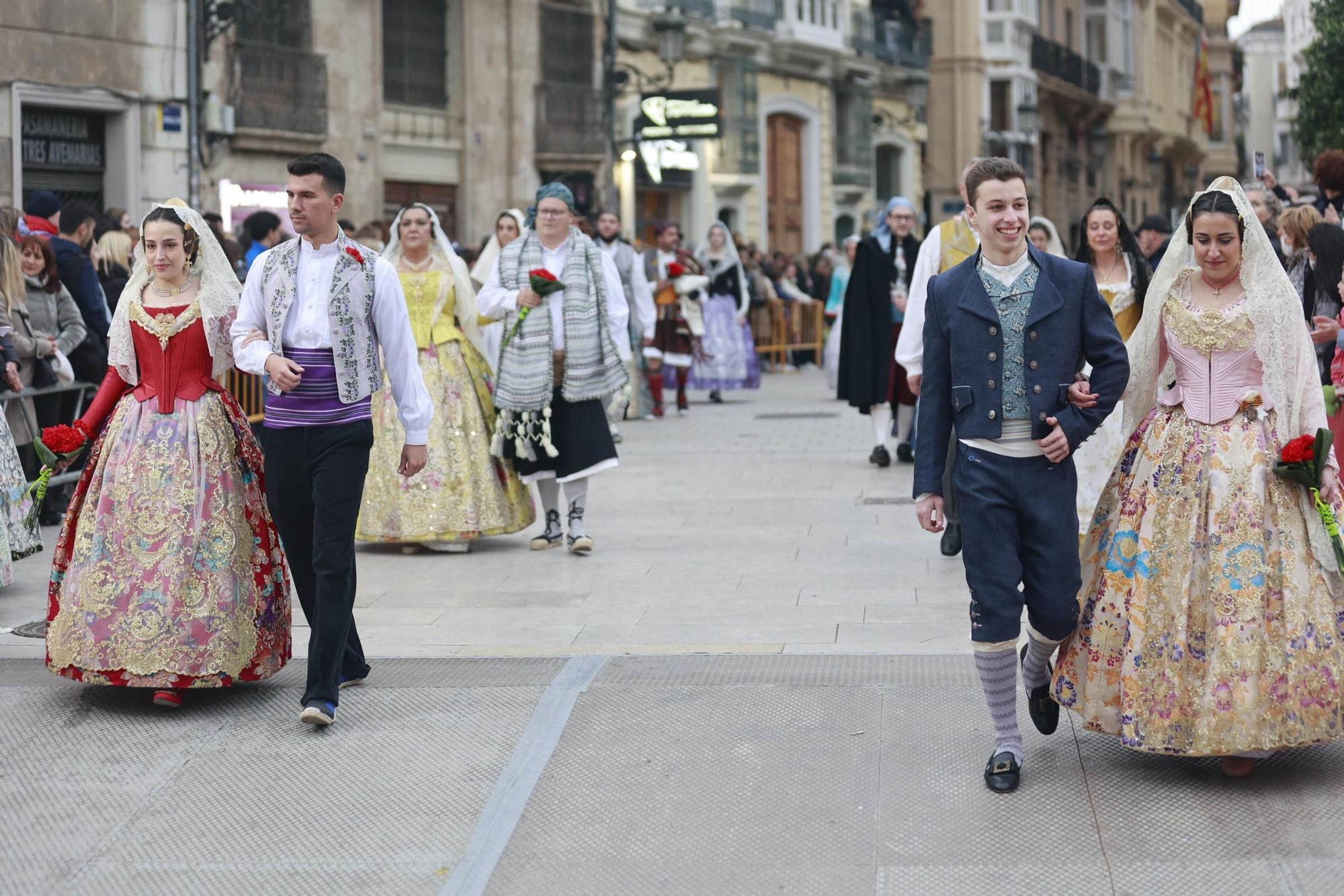 Búscate en el segundo día de ofrenda por la calle Quart (entre las 18:00 a las 19:00 horas)