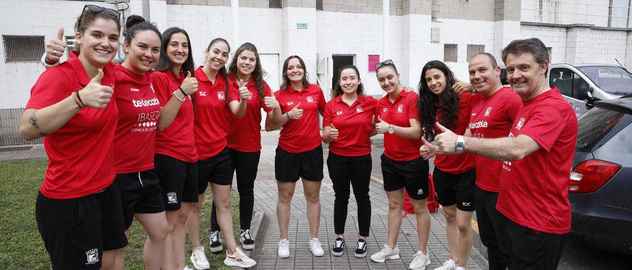 Salida jugadores hockey Telecable.