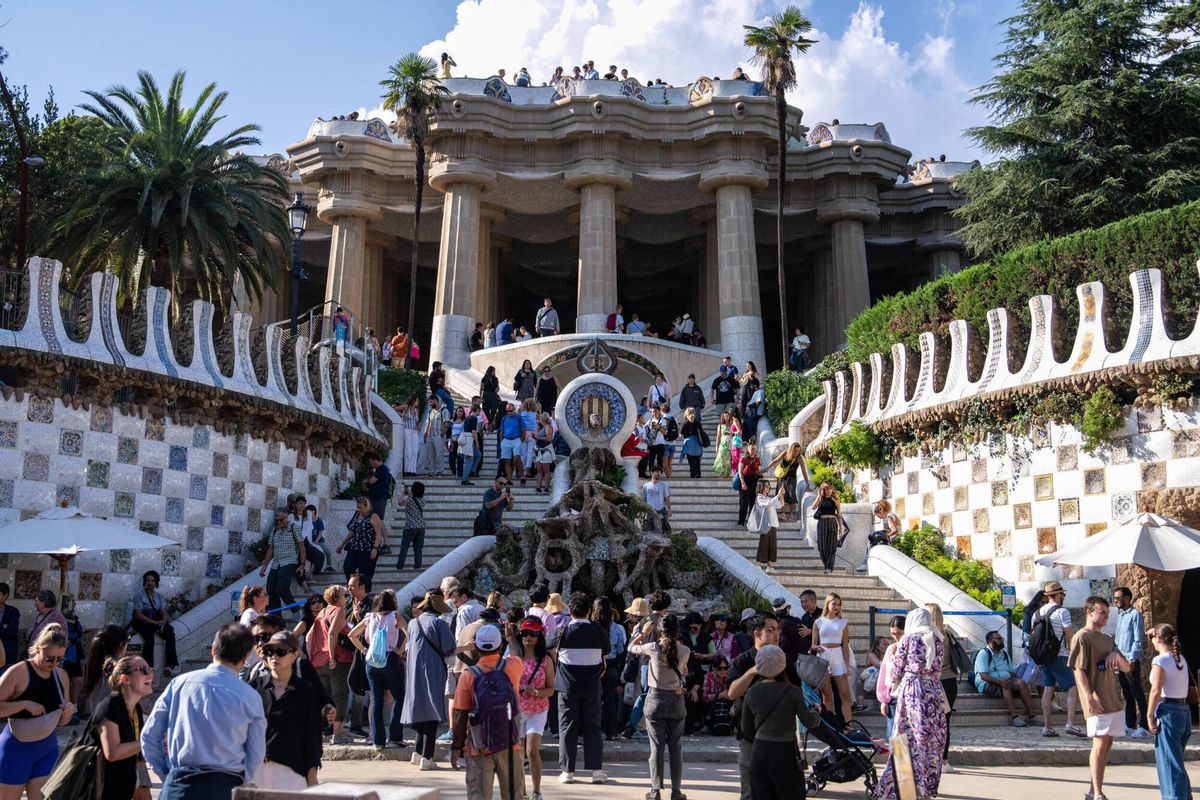 El parc Güell reduirà l’aforament anual a 500.000 turistes El parc Güell reduirà l’aforament anual a 500.000 turistes
