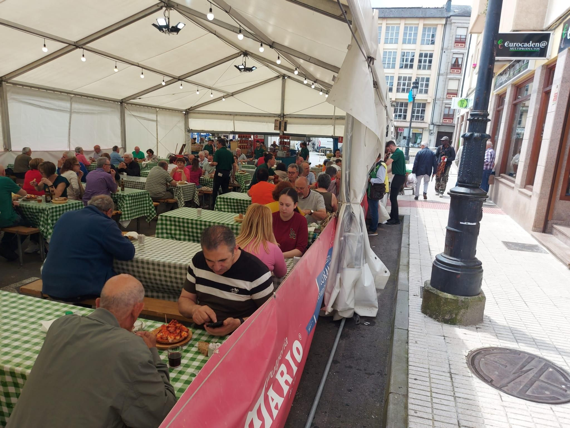 En imágenes: Así fue la primera jornada de la Feria de Muestras de Vegadeo