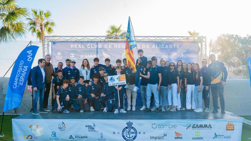 Comienza el Campeonato de España de 420 en el Real Club de Regatas de Alicante