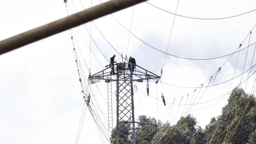 El Gobierno modificó hasta tres veces la planificación eléctrica sin incluir el anillo central de Asturias, vital para atraer industrias