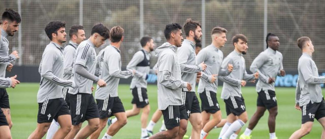 Los jugadores del Celta, en uno de los entrenamiento de estos días. |   // RCCV