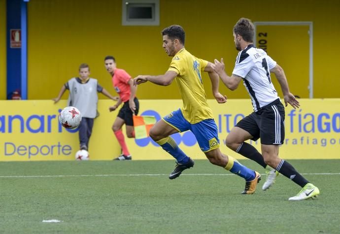 26/11/2017 LAS PALMAS DE GRAN CANARIA. Fútbol 2º B Las Palmas Atco. -- Linense. FOTO: J. PÉREZ CURBELO