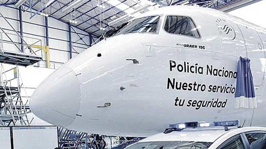 Air Europa dedica un avión a la Policía Nacional