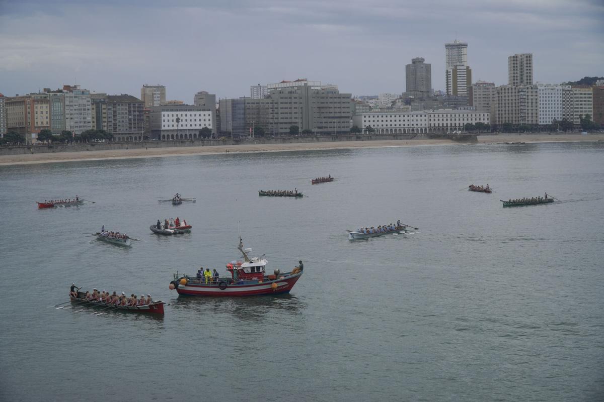 El CR Cabo da Cruz, en la categoría masculina, y el CR Salgado-Perillo, en la femenina resultaron ganadores del Trofeo Teresa Herrera de Traineras disputado este fin de semana en la ensenada del Orzán. El CR Cabo da Cruz, en la categoría masculina, y el CR Salgado-Perillo, en la femenina resultaron ganadores del Trofeo Teresa Herrera de Traineras disputado este fin de semana en la ensenada del Orzán.