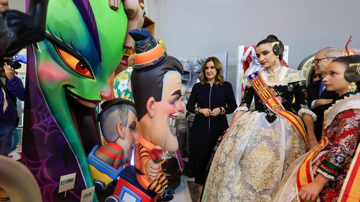 Sánchez, Feijóo, Ayuso y Mazón en la Exposición del Ninot de las Fallas de València 2026