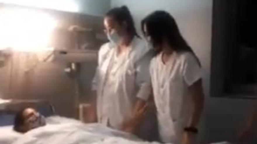 Investigan a trabajadoras de un hospital por un polémico vídeo en TikTok: "Se burlan de los muertos"