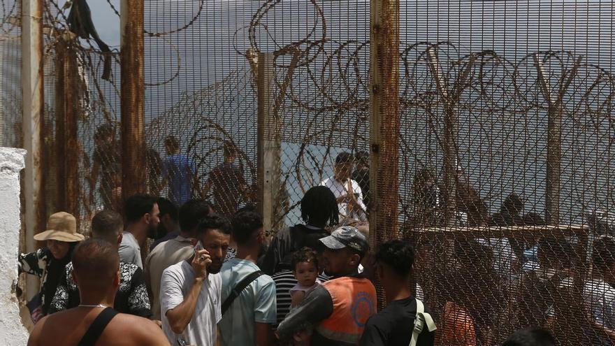 Bruselas ofrece apoyo a España con Frontex en Ceuta y pide a Marruecos medidas inmediatas
