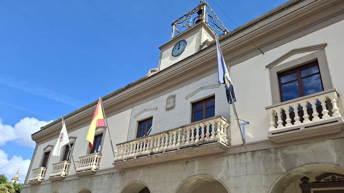 Fachada del Ayuntamiento de Vegadeo.