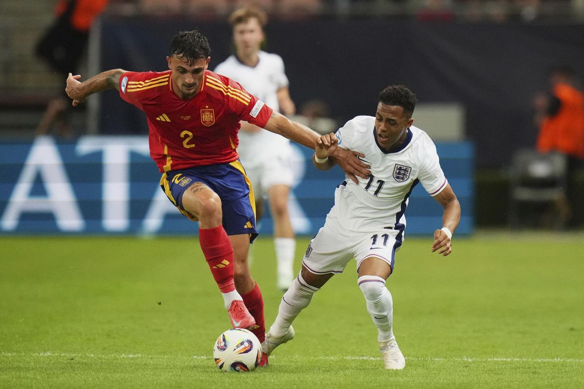 Marc Pubill en el partido ante Inglaterra en el Europeo sub-21.
