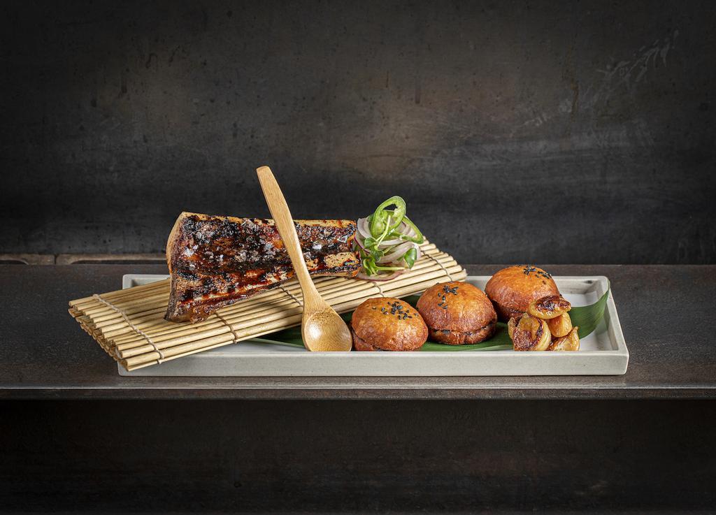 Teriyaki de tuétano, de ROKA Dubái