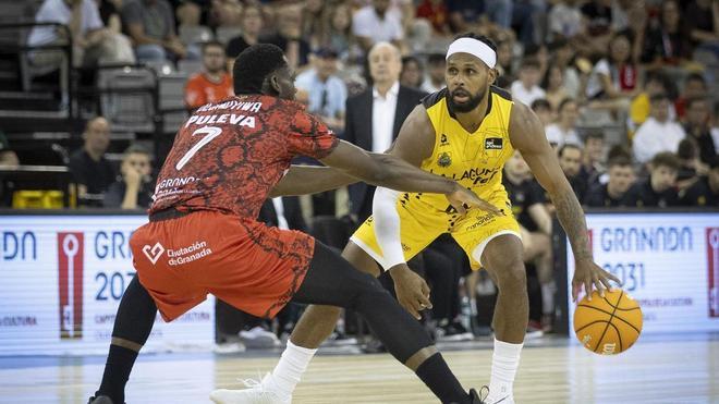 El CB Canarias ve la luz al final del túnel, rompe su racha de derrotas y se acerca a un nuevo 'playoff' (96-109)