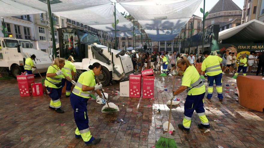 Barrenderos de Limasam, en la plaza de la Constitución, en la Feria de Agosto de 2022.