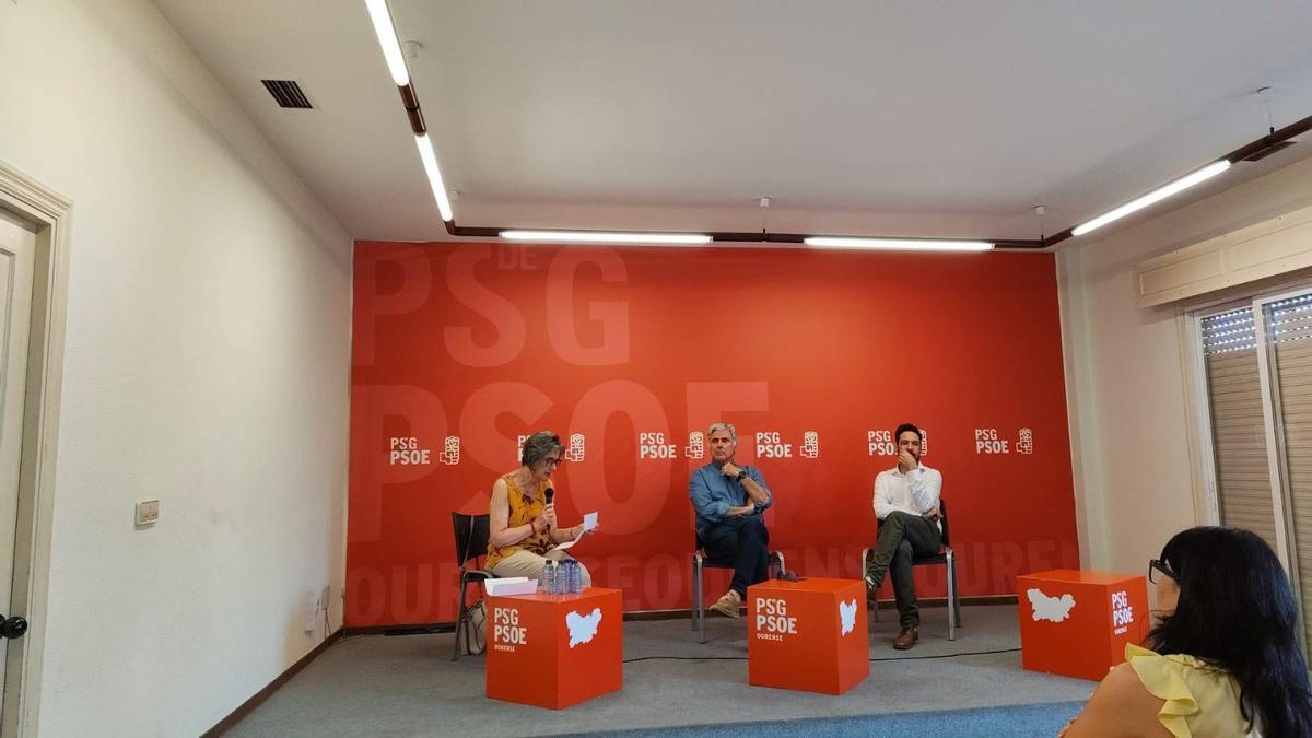 Castañares el pasado junio en un acto con militantes del PSOE en Orense.