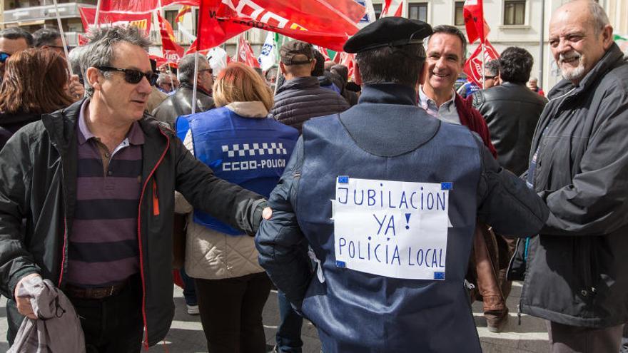 Protesta de policías por la jubilación el pasado verano