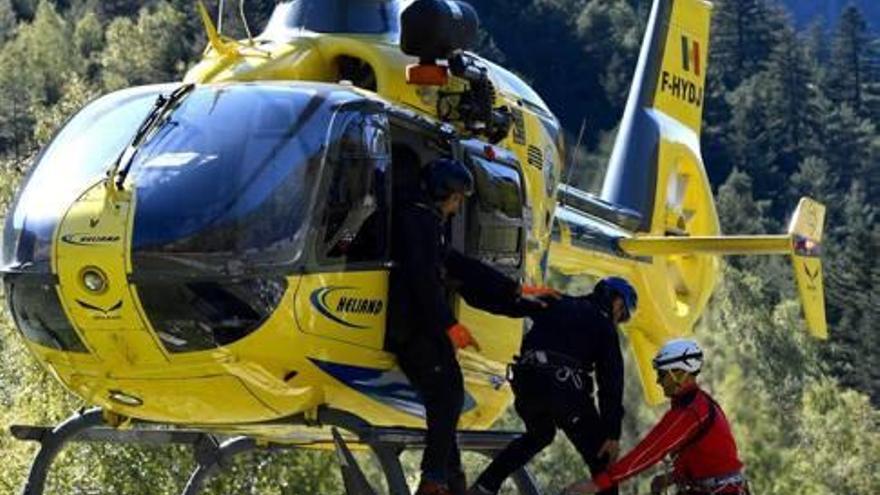 Una operació de trasllat d&#039;accidentat amb un helicòpter a la Cerdanya