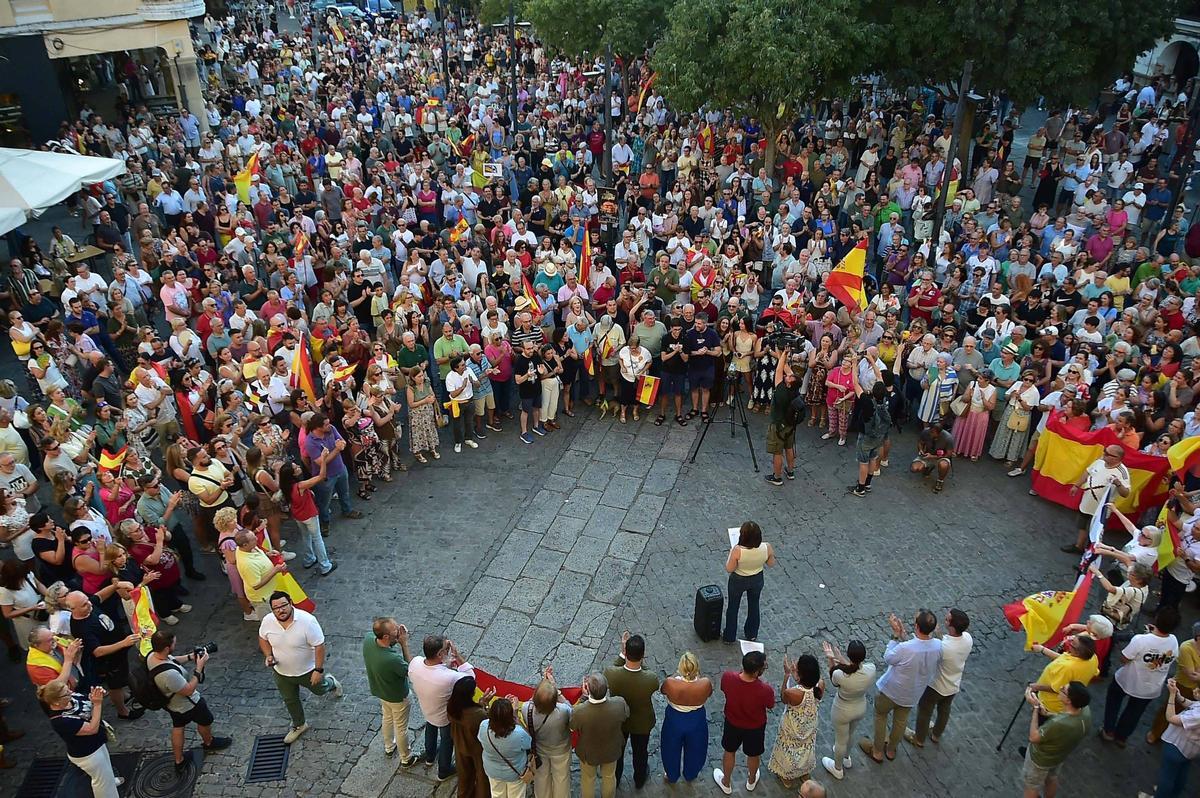 Galería | Las manifestaciones en apoyo de Ceuta en Extremadura, en imágenes