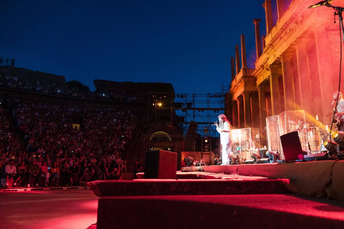 Fotogalería | Así fue el concierto de Vanesa Martín en el Teatro Romano de Mérida