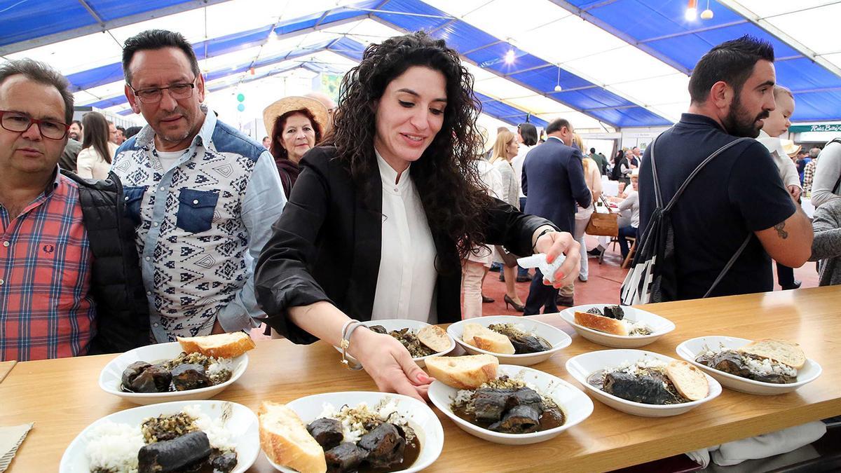 A 62ª edición da Festa da Lamprea recupera a degustación popular en Arbo, dou anos despois