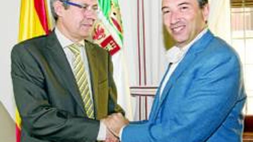 Convenio cultural con Caja de Extremadura por 175.000 euros