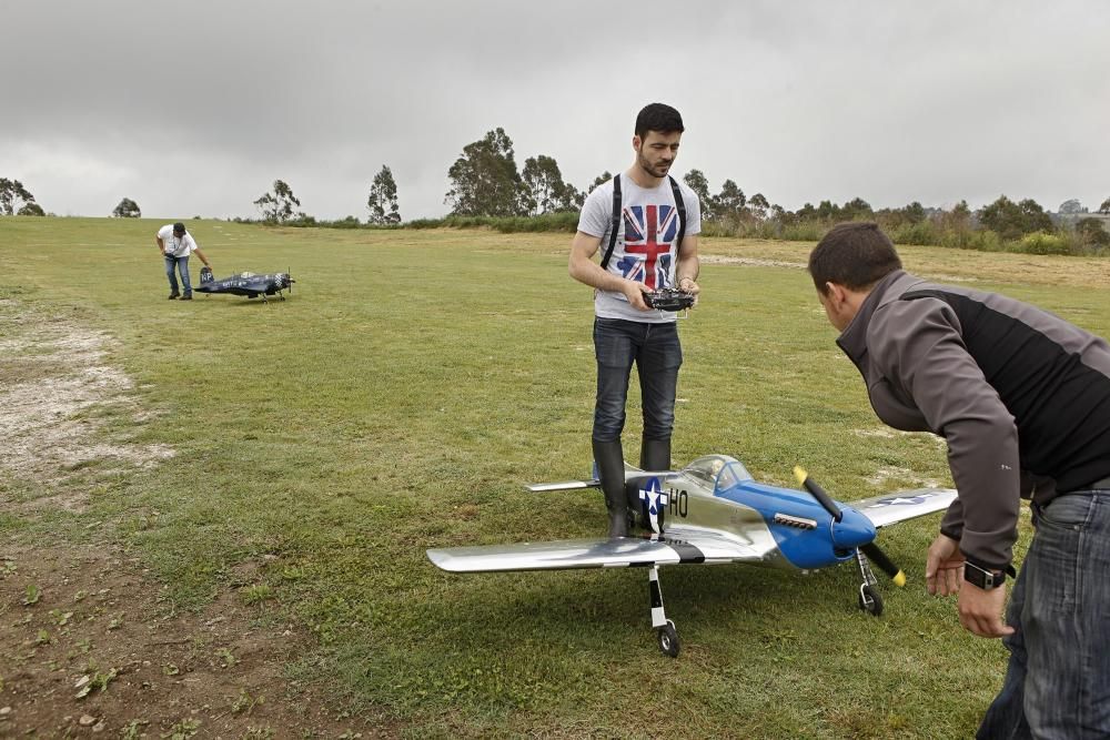 Inauguración de la pista de aeromodelismo del monte Pica Corros, Cenero