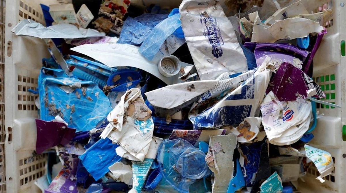 zentauroepp49513901 file photo  plastics sorted inside a basket are pictured at 190827141149