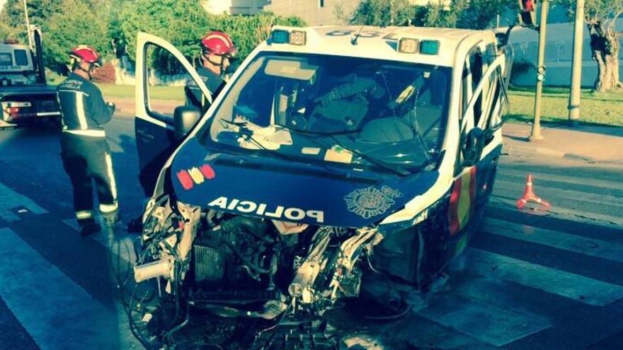 Mejoran los policías heridos en Marbella y el conductor que embistió su furgoneta