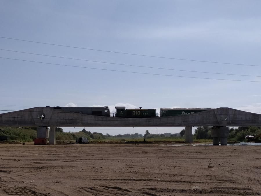 Acaben les obres de reconstrucció del pont ferroviari sobre la Tordera