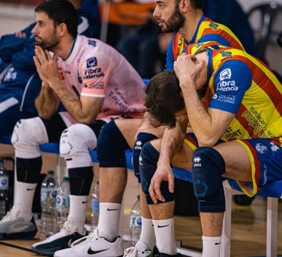 Decepción por la derrota en el banquillo de Léleman Conqueridor