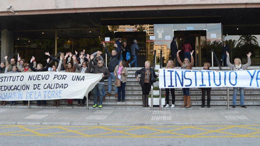 Concentración ante la sede de Educación, en Málaga capital.