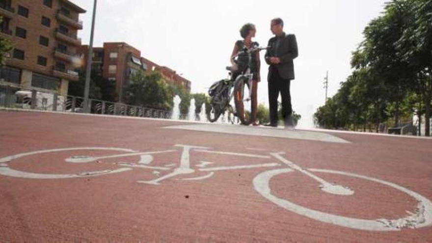 El carril bici ya está señalizado desde la Finca Lacy hasta la avenida de Ronda.