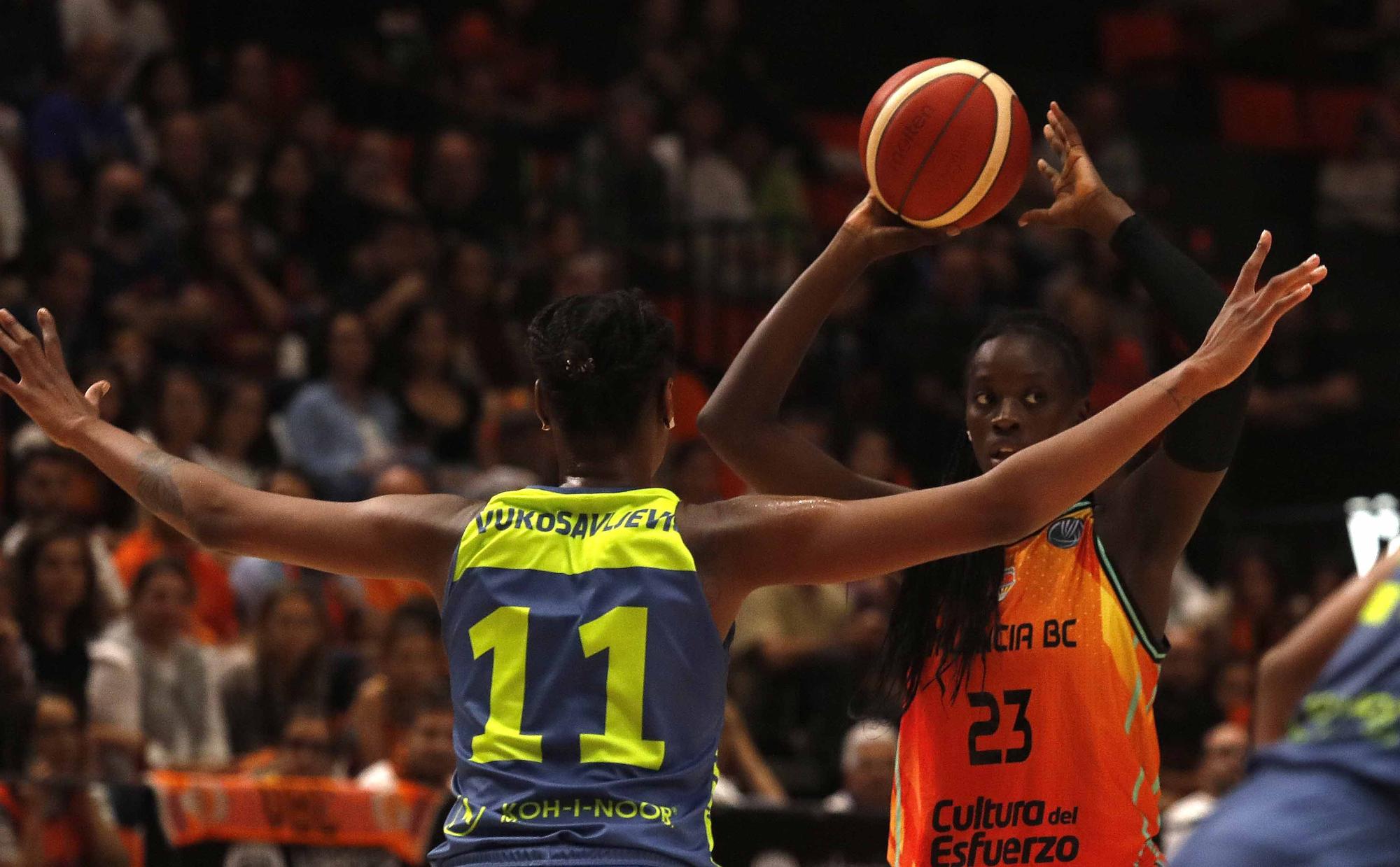 Valencia Basaket - ZVVZ USK Praha de Euroleague Women