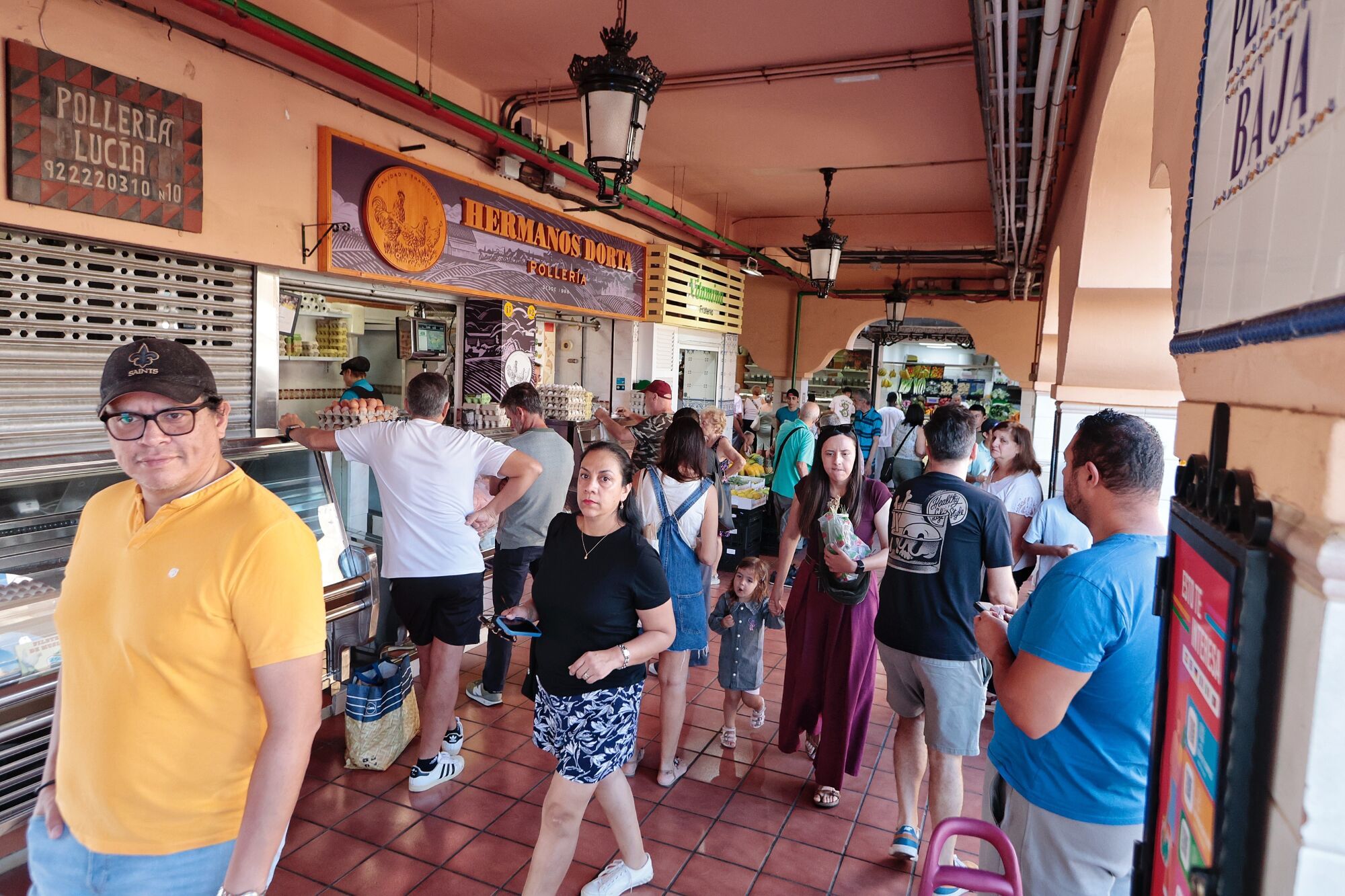 Mañana de domingo en el Mercado Nuestra Señora de Áfrico de Santa Cruz de Tenerife