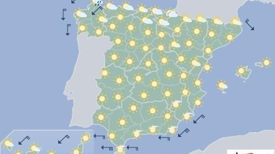 Nubes y claros al norte de Canarias