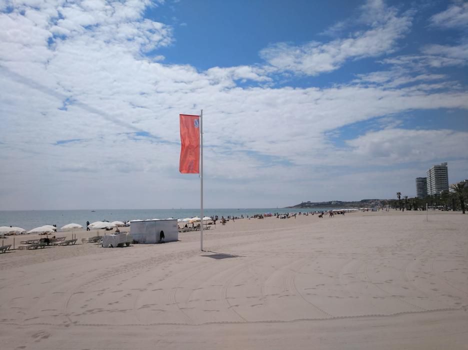 Banderas "mixtas" en la Playa de San Juan