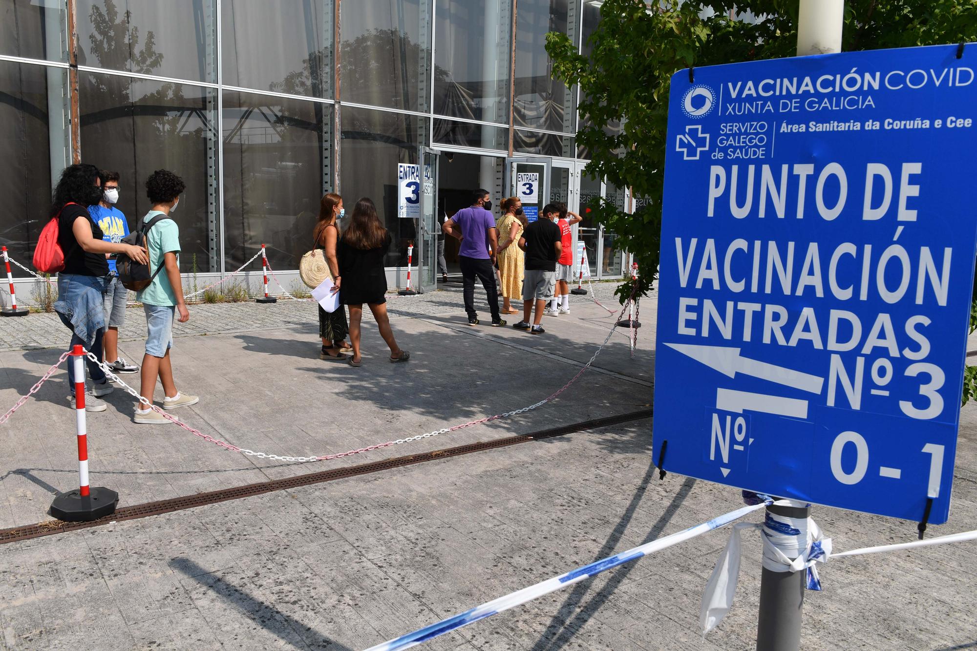 Arranca la vacunación de menores en A Coruña