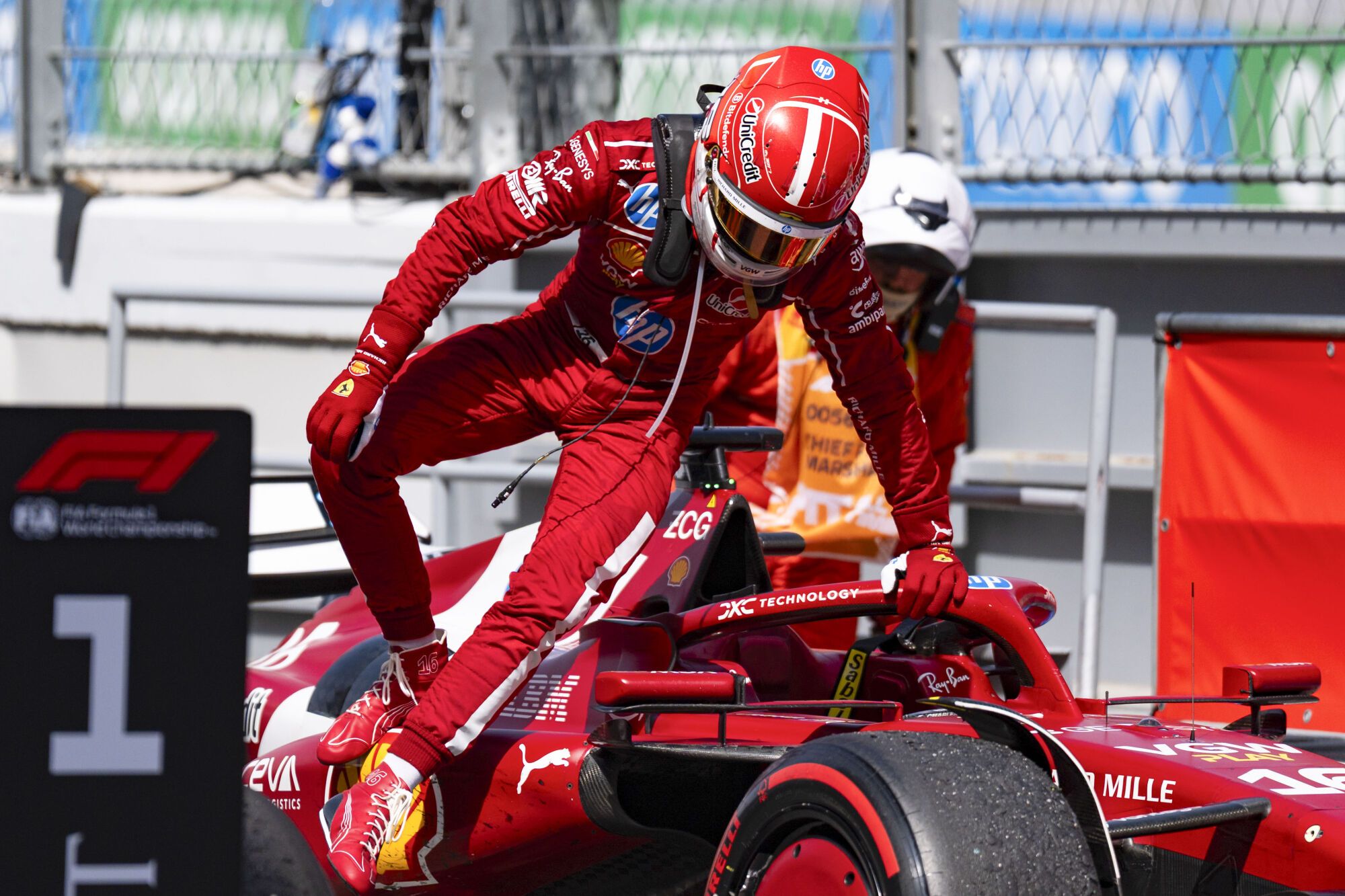 BARCELONA, 01/06/2025.- El piloto monegasco del equipo Ferrari Charles Leclerc, tercer clasificado, tras el Gran Premio de España de Fórmula Uno, este domingo en el circuito de Barcelona-Cataluña, en Montmeló (Barcelona).- EFE/ Alejandro Garcia