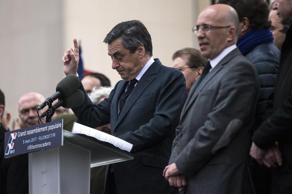 Acto de apoyo a François Fillon en París