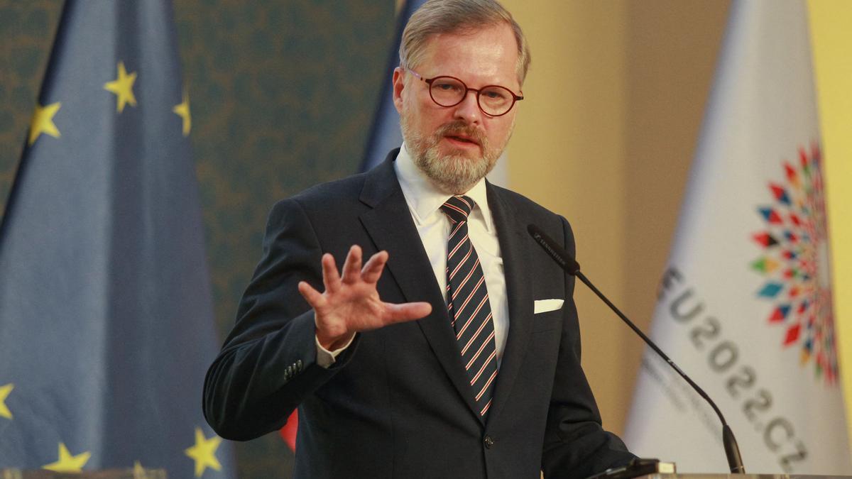 El primer ministro checo, Petr Fiala, en una rueda de prensa.