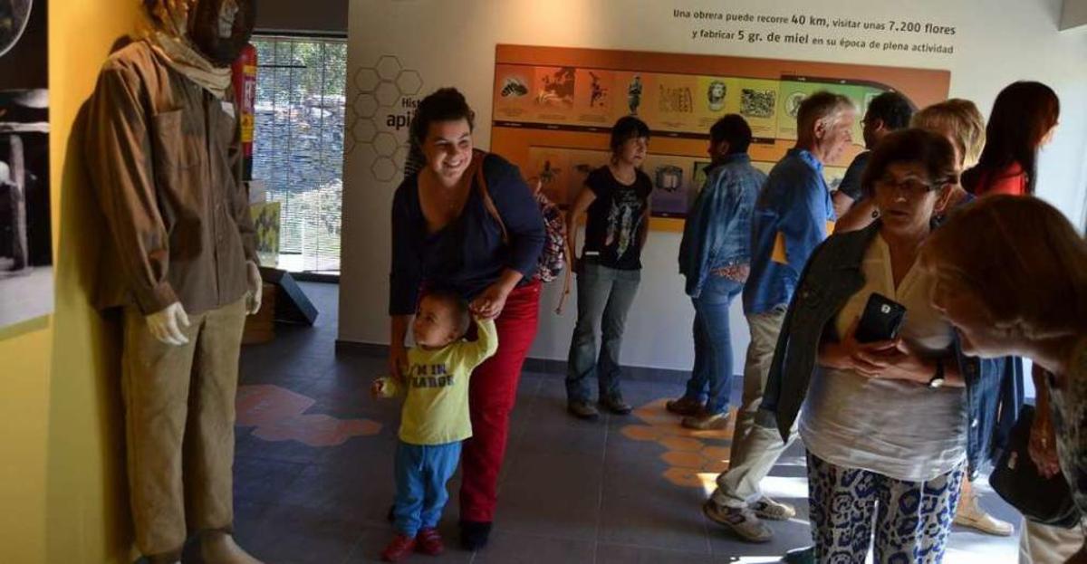 El Centro de la Miel se convierte en un gran atractivo turístico para Sagallos y la zona