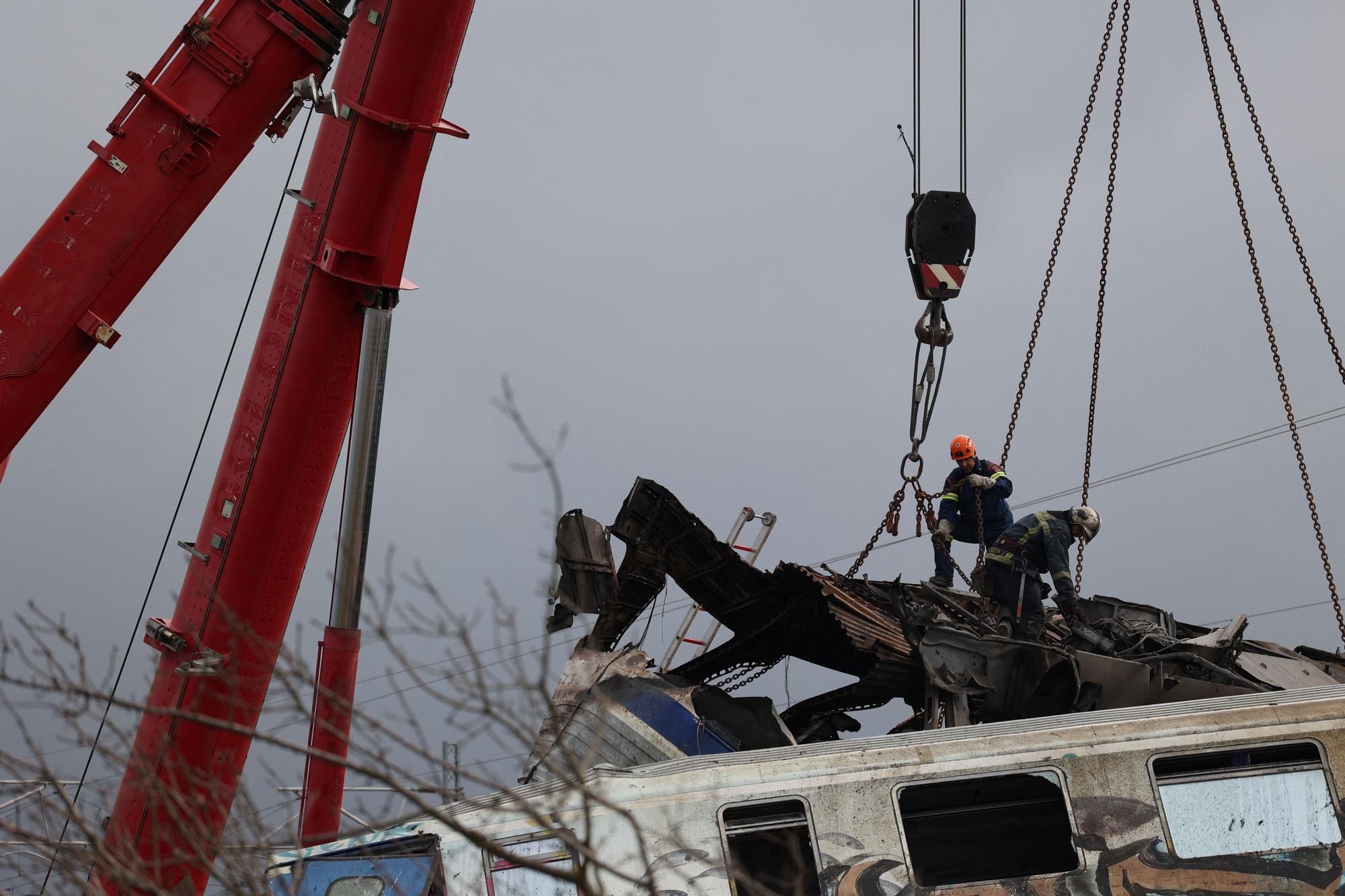 Trains collide near Larissa