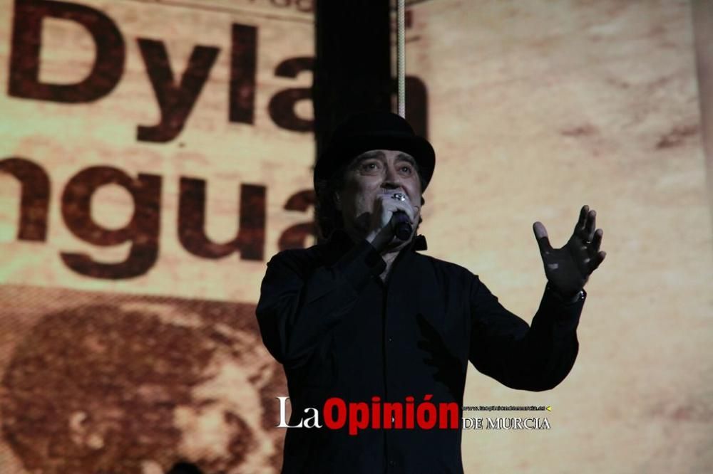 Joaquín Sabina lo niega todo en Murcia.