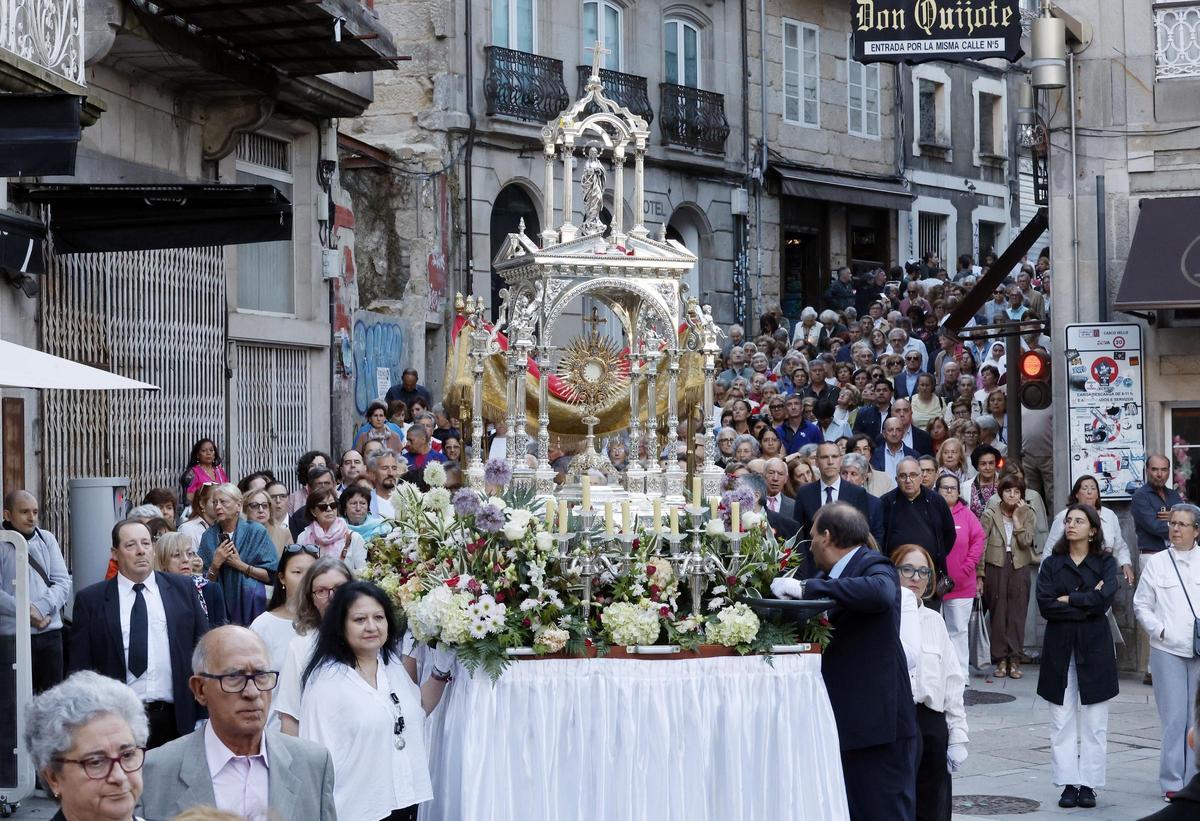 El Corpus Christi cobra vida en Vigo