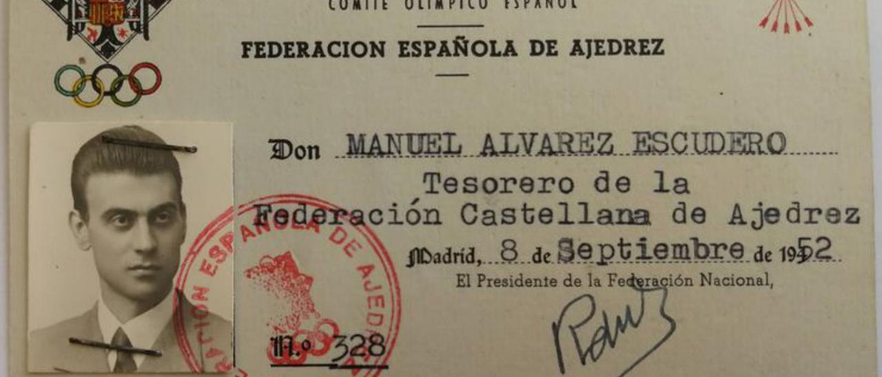 Carnet de jugador de Manuel Álvarez del año 1952.